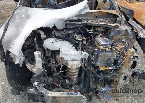 2014 Nissan Pathfinder Hybrid Platinum z USA, uszkodzony, nr VIN 5N1CR2MM4EC638247